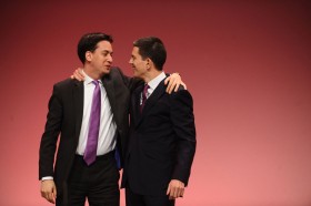 Ed pokonał brata o włos w walce o fotel szefa Partii Pracy. W mediach aż huczało od metafor z Kainem i Ablem.