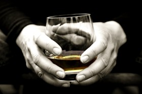 Marek poszedł nawet na odwyk, ale zaraz po powrocie znowu zaczął pić.