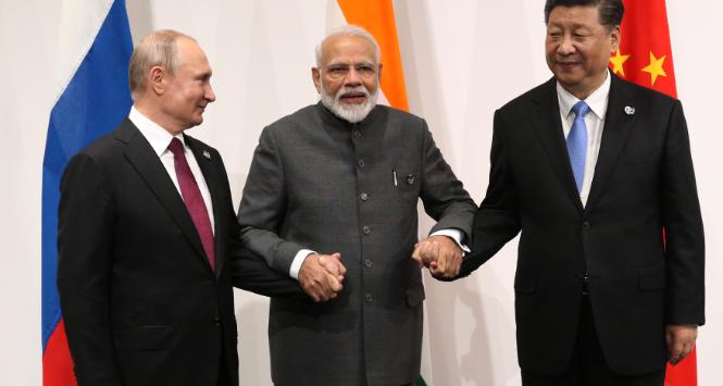 Jak wyglądają dzisiaj Indie Modiego? I jak poprawił relacje Chiny-Rosja-Indie?