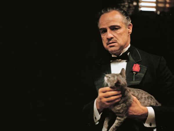 Marlon Brando w roli Don Corleone, za którą otrzymał Oscara.