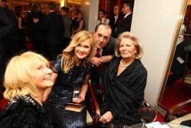 W towarzystwie m.in. Grażyny Torbickiej (z lewej) i Elżbiety Pendereckiej (z prawej).