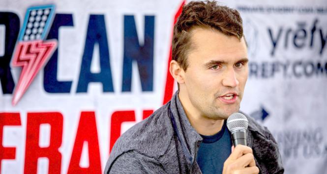 Charlie Kirk podczas debaty ze studentami w  Northridge, Kalifornia, marzec 2025 r.