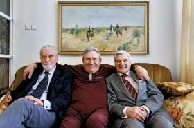 Od lewej: Jerzy Borowicz, Bogdan Bartnikowski i Zdzisław Sadłowski – koledzy z warszawskiego LO im. Batorego.