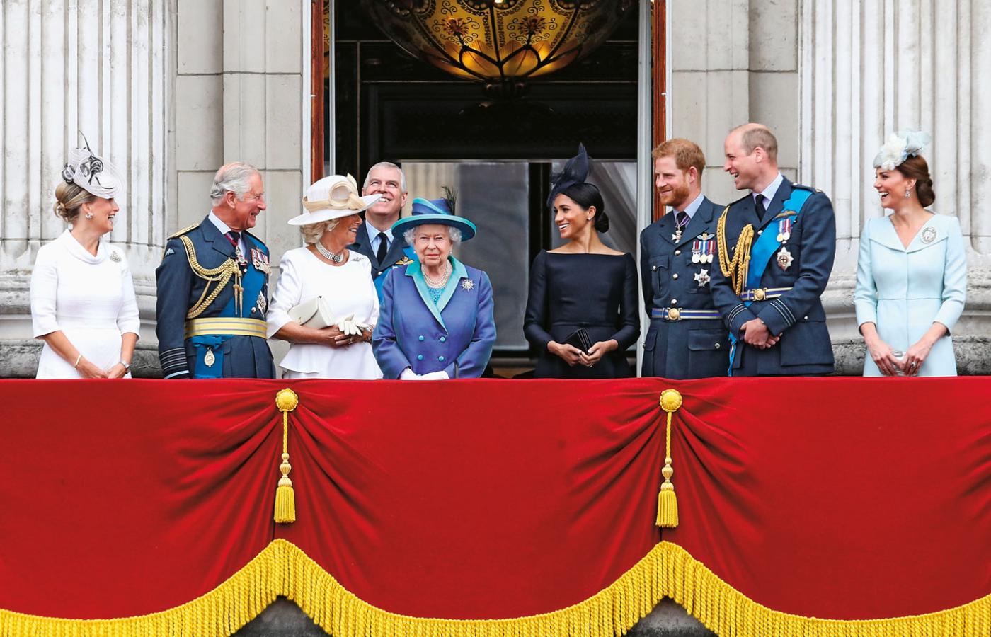 Monarchia w Wielkiej Brytanii jest instytucją magiczną: niesłychanie ważną, kochaną, a w każdym razie popieraną przez większość.