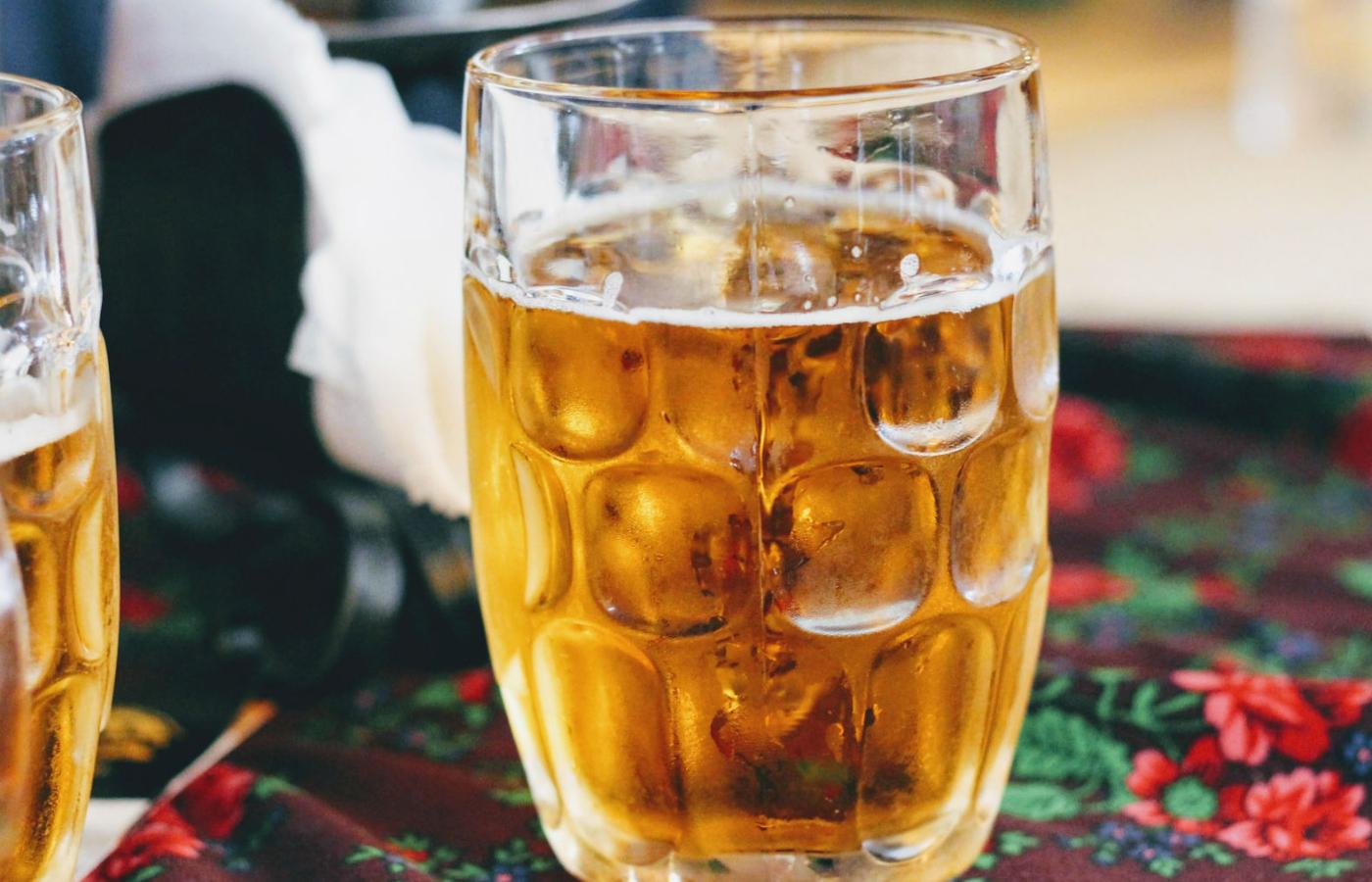 W Polsce od paru lat pije się rocznie ok. 100 litrów piwa na osobę.