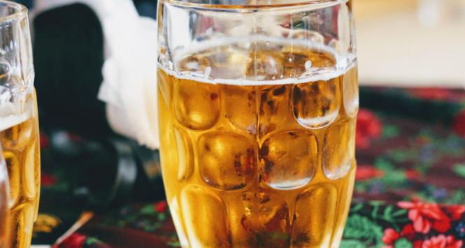 W Polsce od paru lat pije się rocznie ok. 100 litrów piwa na osobę.