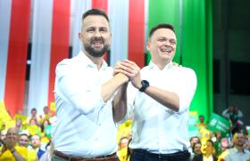 Słabnąca Polska 2050 wnosi do wspólnego kociołka z ludowcami, lekko licząc, dwie trzecie poparcia.