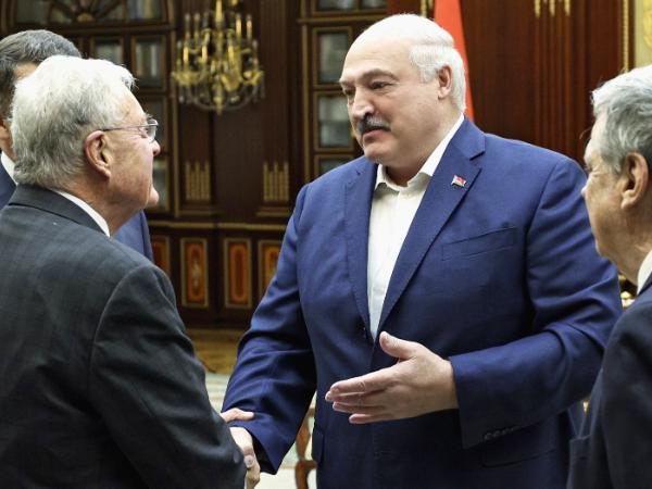 Keith Kellog i Alaksandr Łukaszenka, 21 czerwca 2025 r.