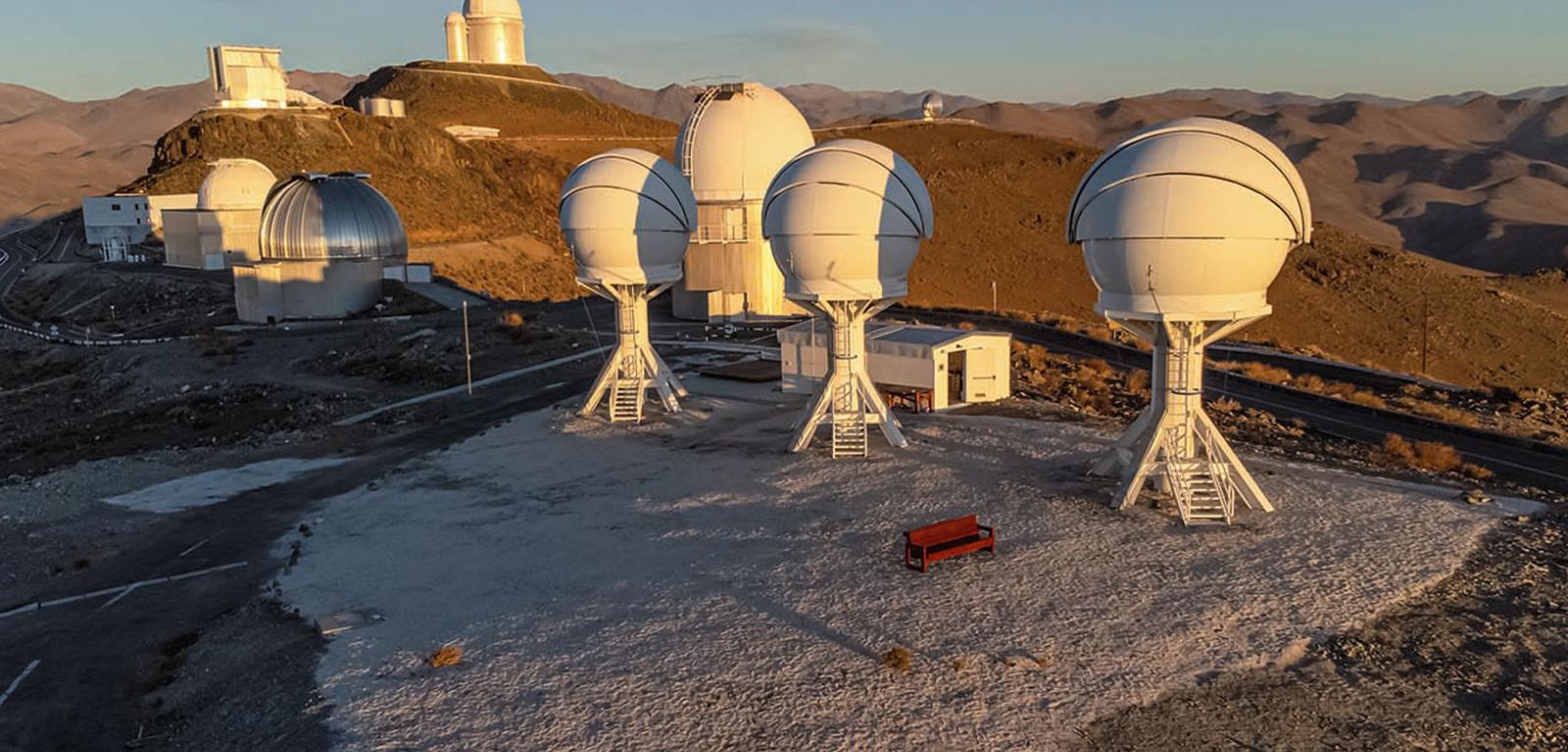 Początkowa konfiguracja trzech ­teleskopów stanie się z czasem siecią 15 urządzeń.
