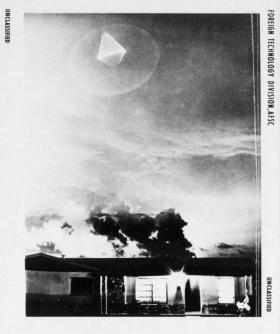 10 września 1968. Miami, Floryda. Zdjęcie wykonał fotoreporter „Miami News”. Nie dostarczył jednak negatywów, dlatego USAF odmówiło analizy tego zjawiska. Podobno spowodowanego nadchodzącą burzą.
