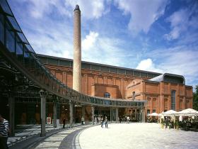 2. Stary Browar (Poznań). Studio ADS, 2007 r. Wzorcowy przykład rewitalizacji i rozbudowy budynku dawnego browaru z przeznaczeniem na cele handlowe, kulturalne, rozrywkowe i hotelowe. Rewelacyjne połączenie starej bryły z nowoczesnym wnętrzem.