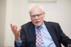 „TSUE nie ocenia organizacji wymiaru sprawiedliwości, tylko minimalne warunki jego funkcjonowania” – zauważa prof. Marek Safjan.