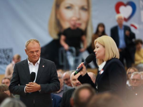 Donald Tusk i kandydatka KO-PSL w Krakowie Monika Piątkowska.
