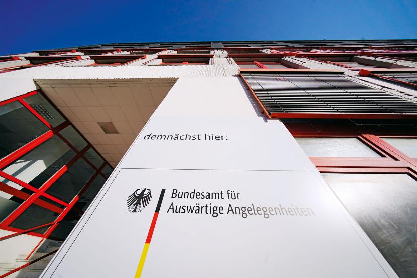 Nowa siedziba Federalnego Biura Spraw Zagranicznych (Brandenburg nad Hawelą) oferuje spore możliwości. Czy tu uciekną ministrowie? Bez komentarza – odpowiadają służby.