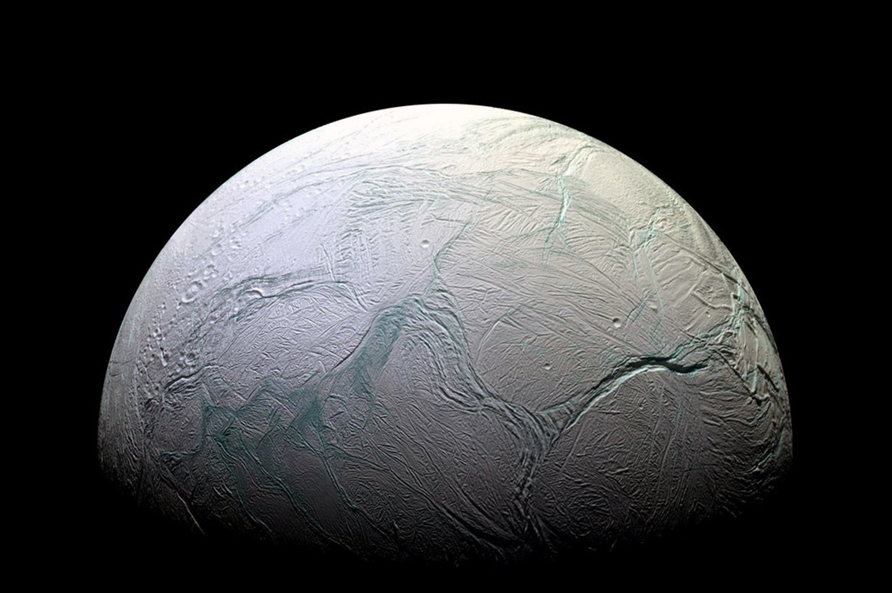 Enceladus: fabryka życia pod lodem?