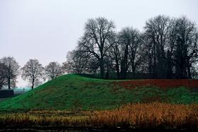 Przed przybyciem archeologów dla miejscowych to jedno z polskich miejsc pierwszych było tylko dziwnym wybrzuszeniem terenu.
