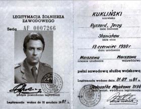 Ostatnia legitymacja żołnierza zawodowego płk. Kuklińskiego.