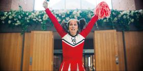 „Czarne lustro” (6. sezon) – serial, który przewidział dzisiejsze kłopoty scenarzystów.