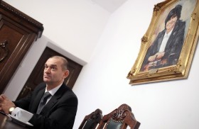 Andrzej Zwara, prezes Naczelnej Rady Adwokackiej. Niektórzy jego koledzy twierdzą, że zbyt mocno gra na siebie.