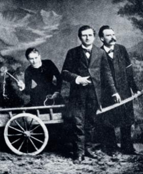 Lou Salome, Paul Ree  i Fryderyk Nietzsche  w 1882 r.  Po rozstaniu z Nietzschem Lou zawarła specyficzny układ z Paulem Ree: zamieszkali razem w Berlinie, ale na zasadzie pary przyjaciół.