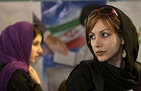 Migawki z wyborów natychmiast poszły w świat poprzez galerie Flickra. Głosują młodzi...