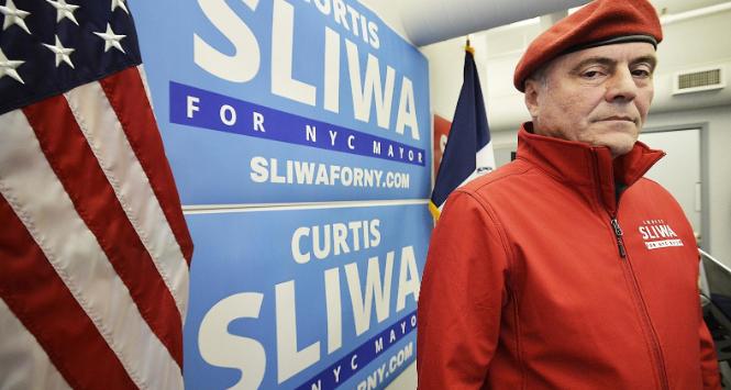 O ile w szerokim świecie 67-letni Sliwa pozostaje mało znany, o tyle w Nowym Jorku ma status celebryty.