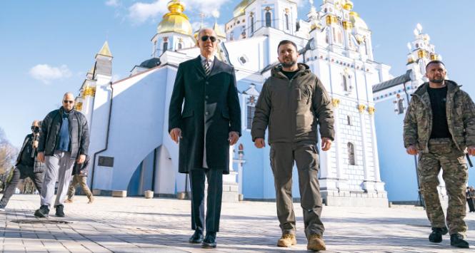 Joe Biden z Wołodymyrem Zełenskim w Kijowie.