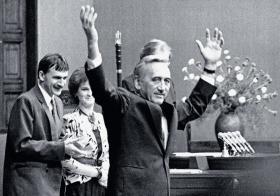 „Takie cechy jak bezinteresowność, niezabieganie o własną pozycję, w wielkim stopniu wykazywał Tadeusz Mazowiecki. Przy tym miał ewidentne poczucie własnej wartości i znaczenia”.