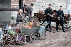 4. „Wołyń”, reż. Wojciech Smarzowski.  Wielki film o zbrodni i miłości, pokazujący sprawiedliwie racje obydwu stron konfliktu.Rozmowę z Wojciechem Smarzowskim o „Wołyniu” znajdziecie tutaj.