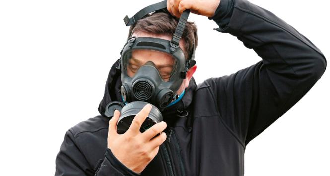 Tzw. buldog: filtropochłaniacze są nie w osobnej puszce, ale dokręcane do maski.