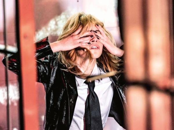 „Polowanie na osy. Historia na śmierć i życie”, reż. Natalia Korczakowska