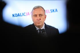 Po wyborach szybko pojawiły się głosy, że Grzegorz Schetyna powinien wziąć odpowiedzialność za porażki wyborcze i odejść.