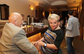 Hanna Bakuła w foyer Teatru Kamienica.