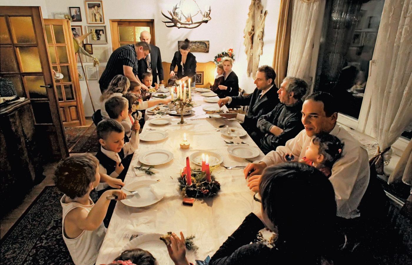 Rodzinna kolacja państwa Kostków.