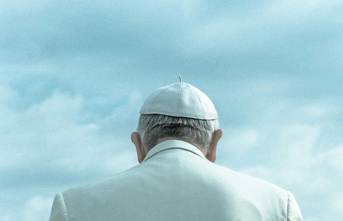 Franciszek nazywany jest „radykalnym papieżem środka”, bo daleko mu do prawdziwie progresywnego skrzydła kościelnych hierarchów.