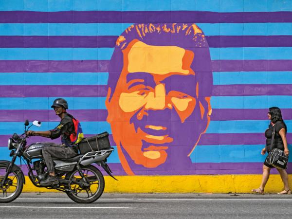 Caracas, mural z urzędującym prezydentem Nicolásem Maduro.