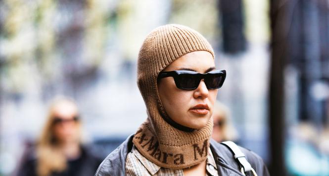 Balaclavę, zwaną monkey cap (czapka małpka), noszą od dawna żołnierze, chuligani i terroryści.