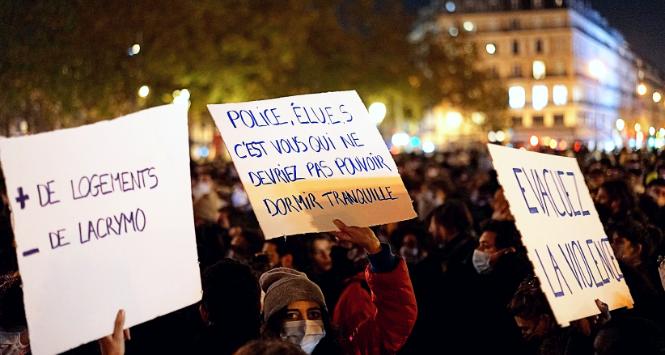 Protest w Paryżu w obronie praw imigrantów