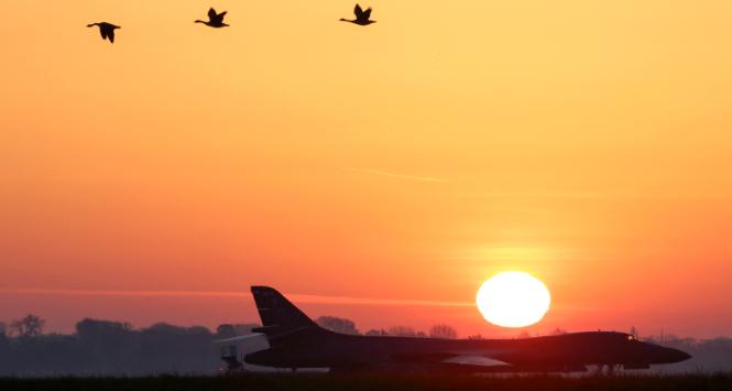 Poranek 8 kwietnia 2026 r. w bazie lotniczej RAF Fairford po ogłoszeniu zawieszenia broni pomiędzy USA a Iranem.