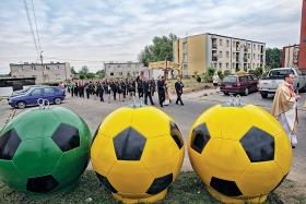 Gniewino, 7 czerwca, Boże Ciało, popołudniowa procesja. Hiszpanie ostatecznie tego dnia trening odwołali.