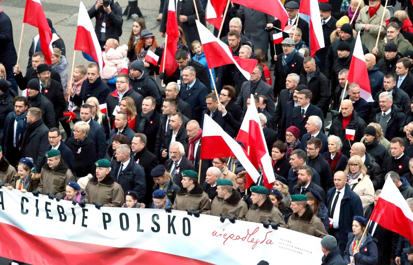 Politycy PiS, w tym Jarosław Kaczyński, na marszu „Dla Ciebie Polsko”, zorganizowanym pod patronatem honorowym Andrzeja Dudy w 2018 r.