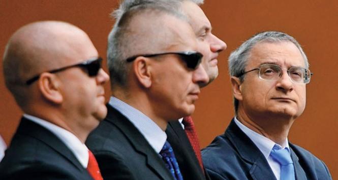 Szefowie polskich służb specjalnych. Od lewej: Paweł Wojtunik, szef CBA, Maciej Hunia, szef Służby Wywiadu oraz Krzysztof Bondaryk (pierwszy z prawej), szef ABW.