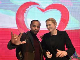 Krystian Legierski i Barbara Nowacka podczas konwencji wyborczej Zjednoczonej Lewicy, październik 2015 r.