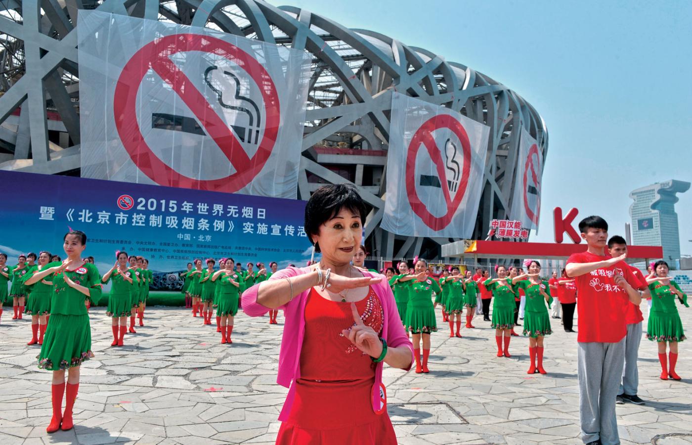 Biernymi palaczami w Chinach jest przeszło 700 mln osób, w tym blisko 200 mln dzieci.