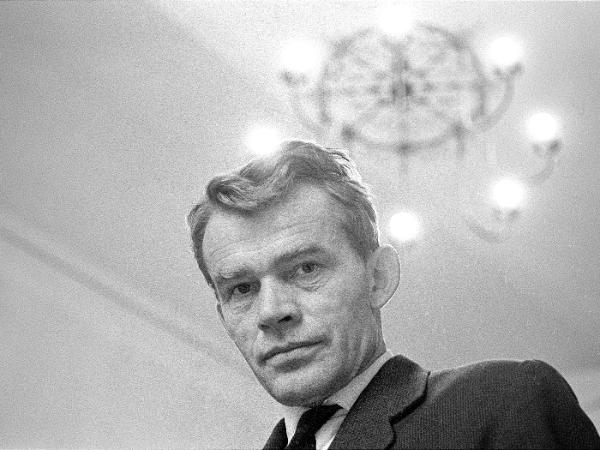 Władysław Hasior, zdjęcie z lat 60.