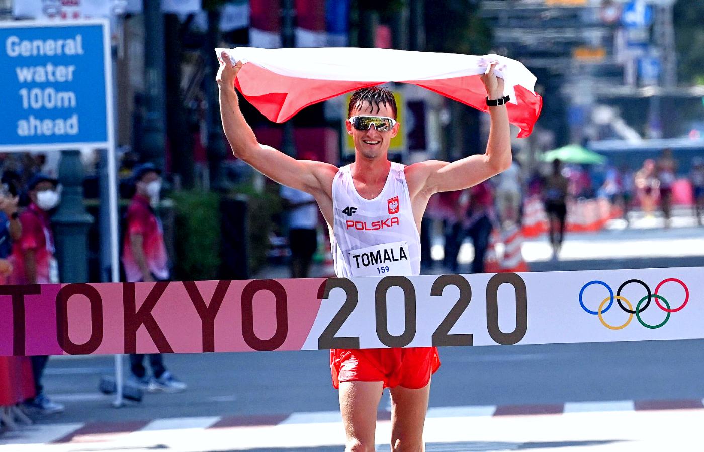Dawid Tomala na finiszu olimpijskiego biegu w Sapporo