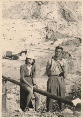 Kornel Filipowicz z żoną - malarką Marią Jaremą, 1940 r.