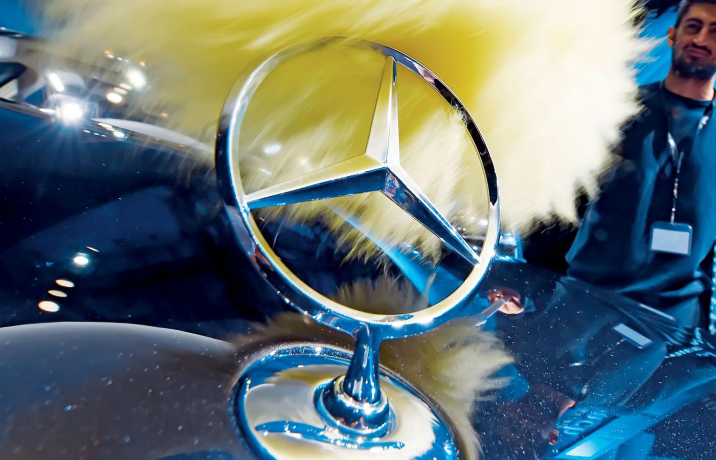 Mercedes długo zwlekał z przenoszeniem produkcji do krajów o niższych kosztach, tak jak zrobiła większość zachodnioeuropejskich koncernów.