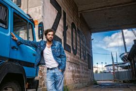 Władek (Frasyniuk – Mateusz Bieryt).