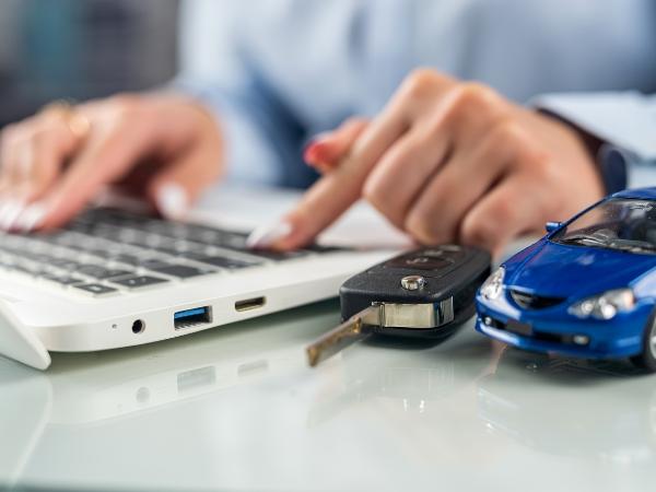 Jak ubezpieczyć samochód przez internet? Przewodnik krok po kroku